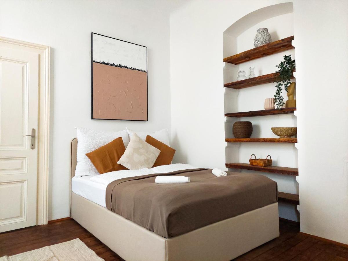 Hidden Garden - Spacious Modern - 1 Min To City Shuttle Vienne